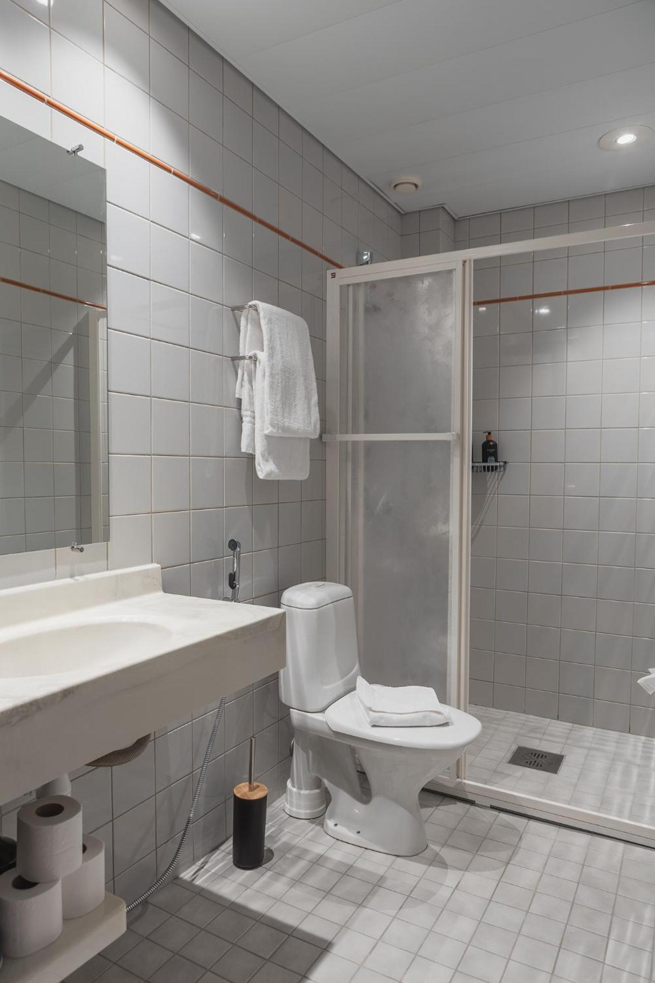 Ineon Hotel Турку Экстерьер фото